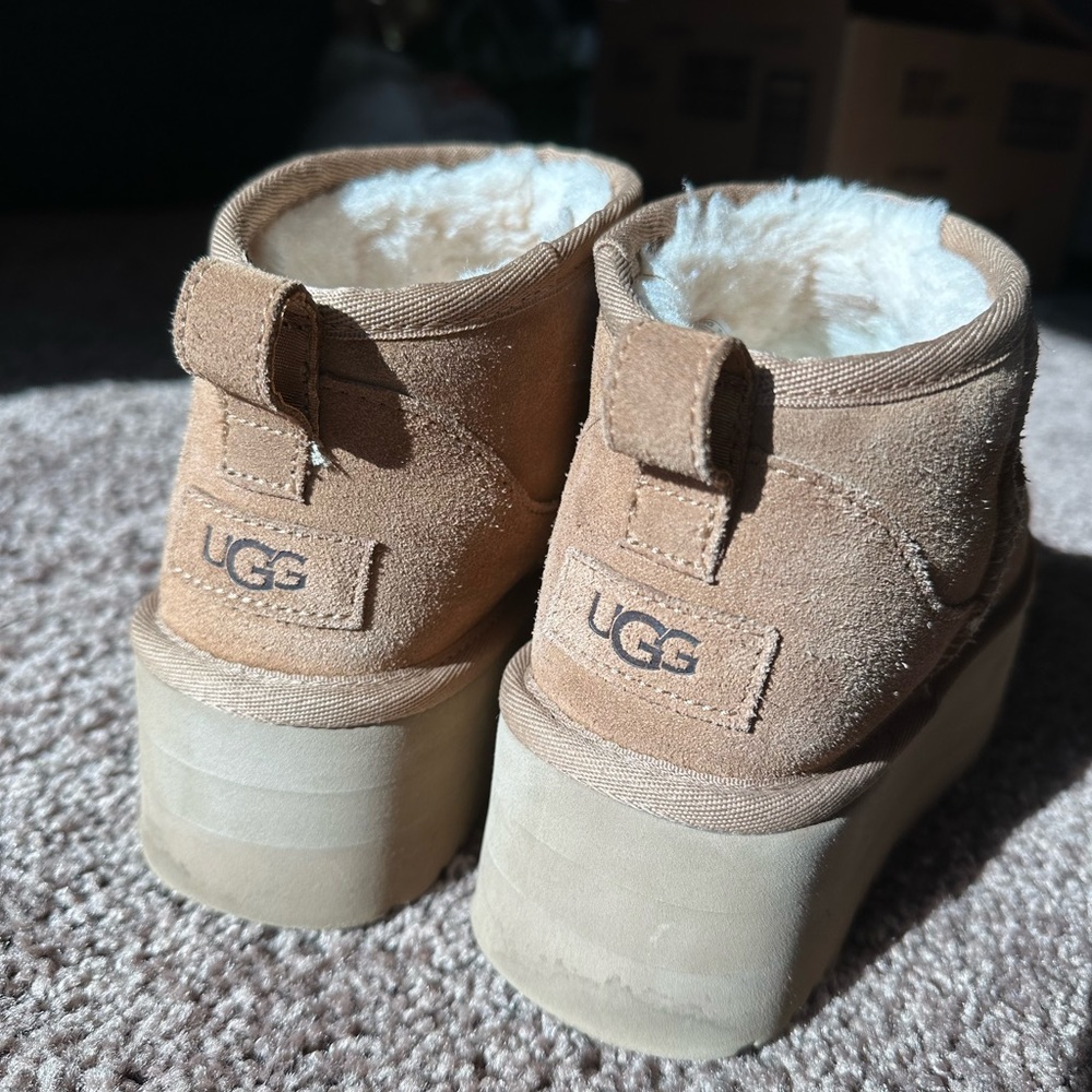 Classic Ultra Mini Platform Uggs - Chestnut